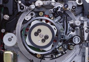 建設現場の安全と効率を高める！クレーンの運用方法とメンテナンスガイド